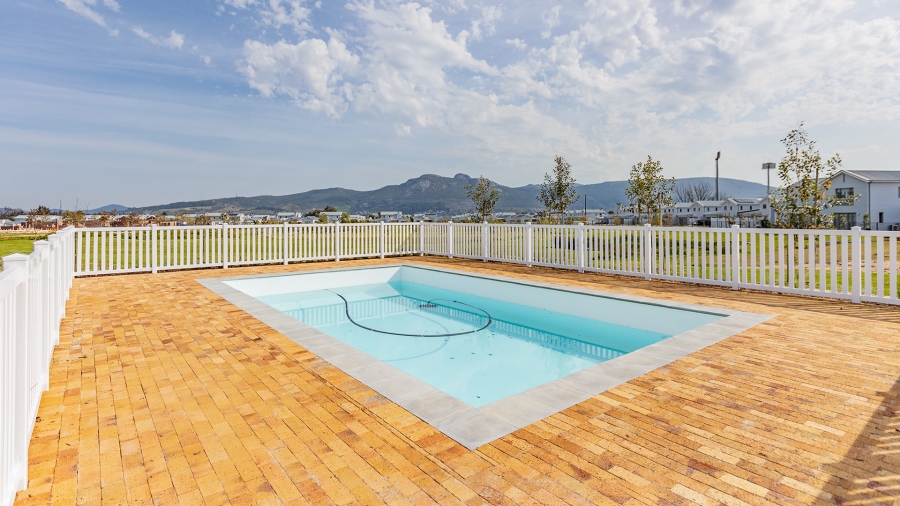 4 Bedroom Property for Sale in Klein Parys Western Cape